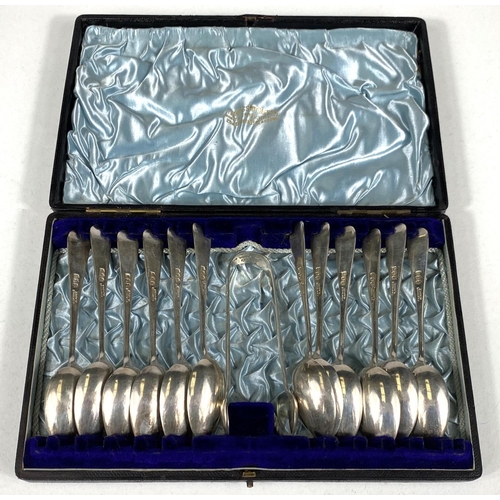 723 - A set of 12 chased teaspoons and tongs, cased, Glasgow 1893, 6oz