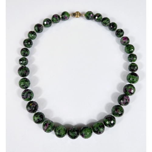 755 - A graduating multi facetted green and purple hardstone bead necklace