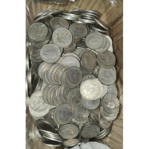 386A - A collection of George VI shillings approximately 400 plus