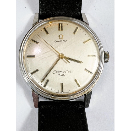 605 - A mid 20th century Omega Seamaster 600 gents steel cased Manual Wind wristwatch with baton markers, ... 