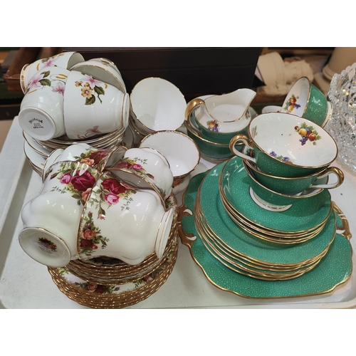 431 - A selection of Royal Albert 'Old Country Roses'; Grosvenor 'Olde English' and Hanleigh tea ware.