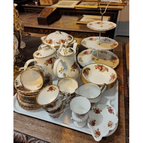 560 - A selection of 'Rose Garland' china by Old Foley; other similar china