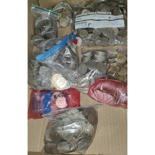 33A - A collection of approximately 1000 British coins including Shillings, Half Crowns pounds etc; Approx... 