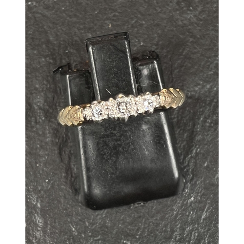 580 - An Edwardian dress ring with 3 illusion set small diamonds, stamped '18ct plat', size L, 2gm