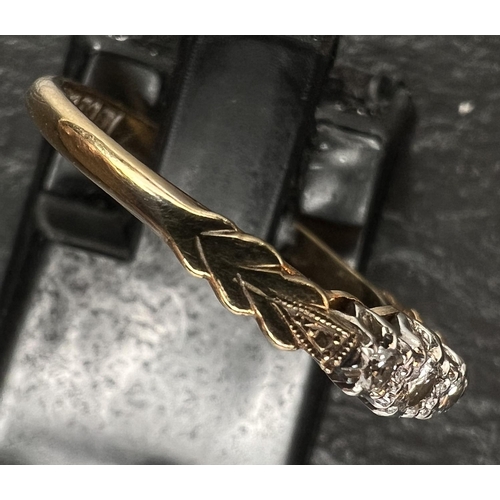 580 - An Edwardian dress ring with 3 illusion set small diamonds, stamped '18ct plat', size L, 2gm