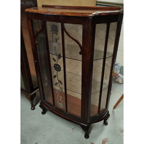 908 - A 1930's display cabinet 