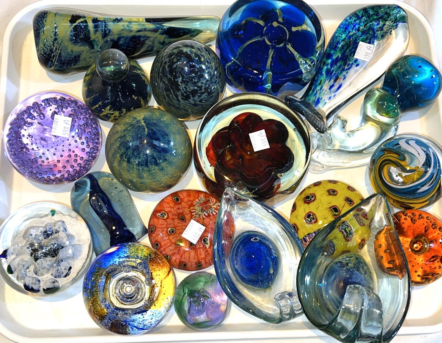 A Basket Of Paperweights Including Mdina Caithness Etc 7208