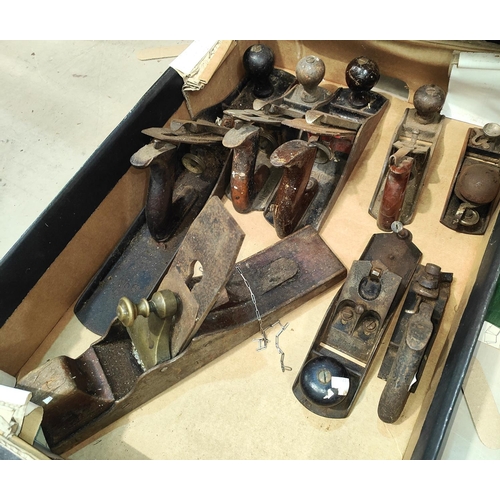 31 - A selection of 8 Stanley and similar wood planes