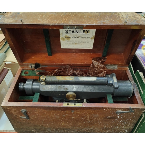 69 - A vintage Dumpy surveyors level in original box, by W.F. Stanley & Co, High Holborn, London