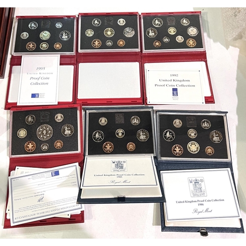 350 - GB: Proof coin sets: 1985, 1986, 1992, 1993, 1994, 1995 (6)