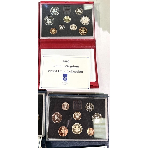 350 - GB: Proof coin sets: 1985, 1986, 1992, 1993, 1994, 1995 (6)