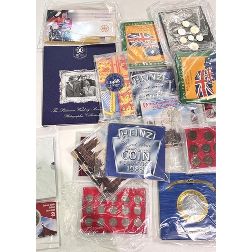 353 - GB: a selection of Royal Mint souvenir coin issues and coin sets 