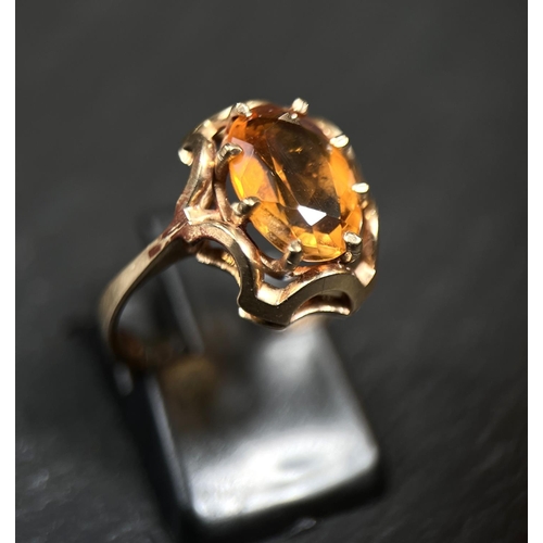 648A - A mid 20th century 9ct hallmarked gold ring set citrine, 3.8gm size O