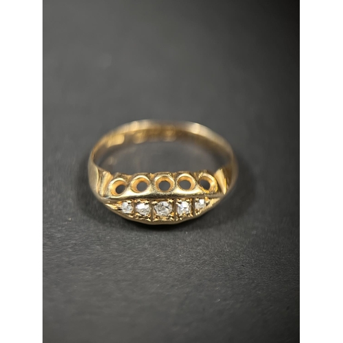 742 - An 18ct gold hallmarked gypsy ring in raised setting set with 5 diamonds, stamped and hallmarked siz... 