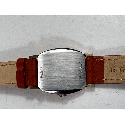 726 - A GRUEN vintage veri-thin shaped rectangular watch c. 1940