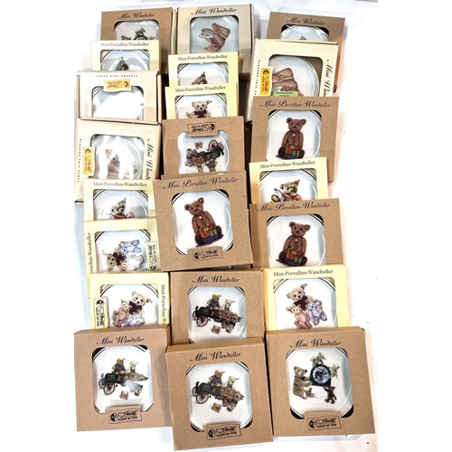 576 - Twenty four Steiff miniature wall plates decorated with bears, boxed, 10cm