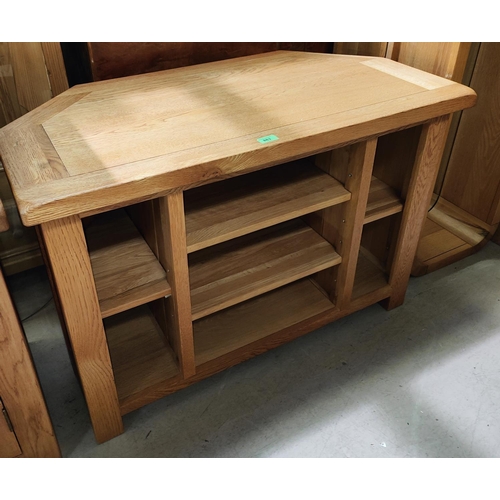 883 - A modern light oak side cabinet with open shelves and cupboard