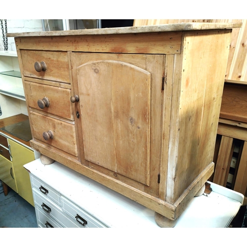 921 - A Victorian pine kitchen cabinet of single cupboard and three drawers 110 x 84 x 50cm