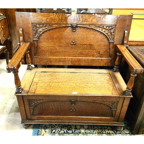 953 - A 1930's oak monk's bench