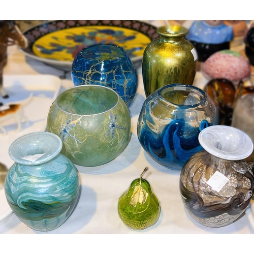 539 - A collection of 6 pieces of studio glass, coloured and iridescent:  Mdina; etc.