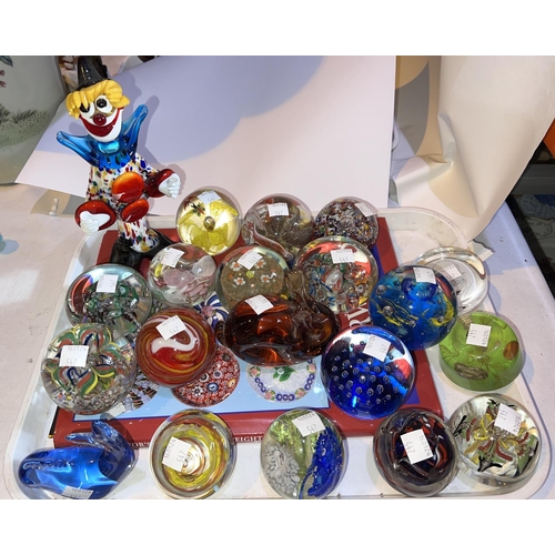 547 - A Murano clown; a selection of paperweights, 19 approx.