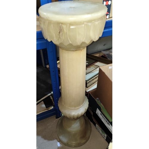 1014 - A 19th century classical style marble column with shaped and stepped body
