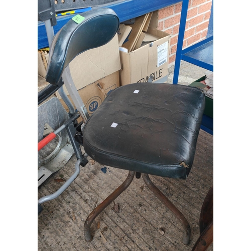 971 - A mid 20th century tubular metal office swivel chair