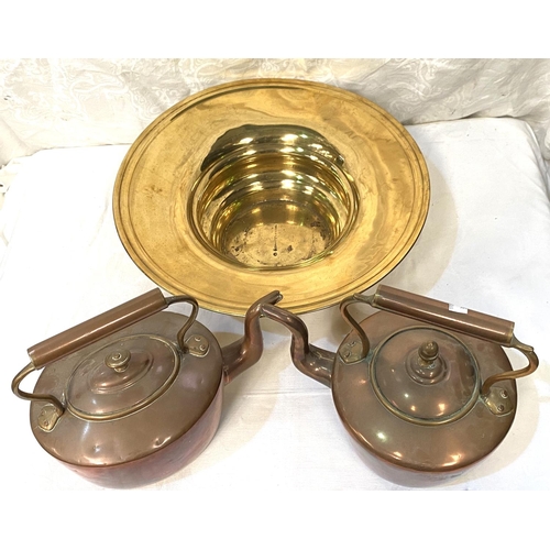 30 - A large shallow brass bowl; 2 19th century copper kettles