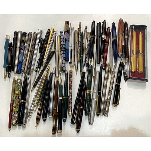 47 - A large selection of modern fountain pens; ballpoint pens; etc.