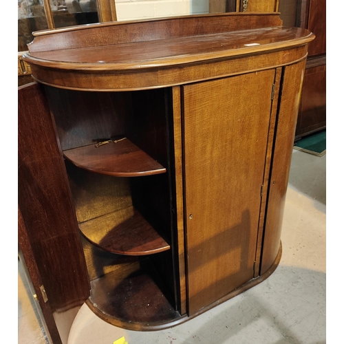 911 - A late 19th/early 20th century mahogany side cabinet/drinks cabinet with straight central cupboard a... 