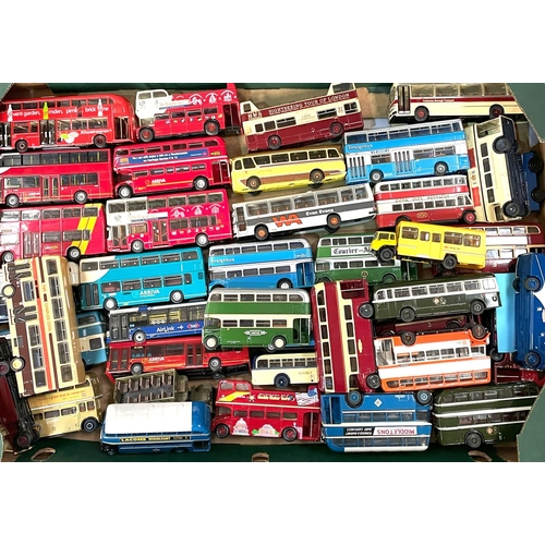 323 - A large collection of loose diecast buses, various styles and manufacturers, British, Corgi etc.