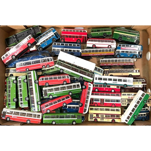 324 - A large collection of Diecast buses loose, various styles and makes, Corgi, Oxford etc.