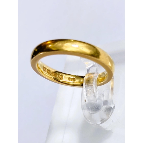 605 - Two 22 carat gold wedding bands, 7.3gm