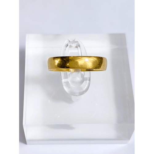 605 - Two 22 carat gold wedding bands, 7.3gm