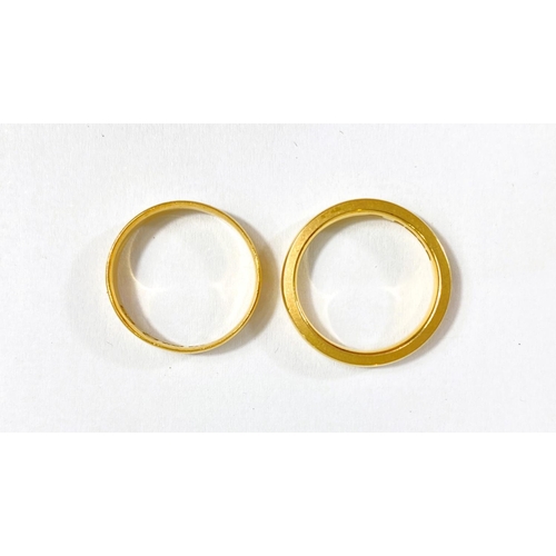 605 - Two 22 carat gold wedding bands, 7.3gm