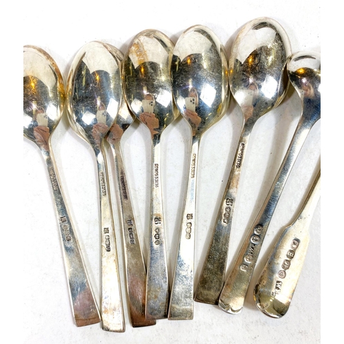 633 - A hallmarked silver set of 6 teaspoons, Sheffield 1962; 2 Georgian hallmarked silver mustard sp... 