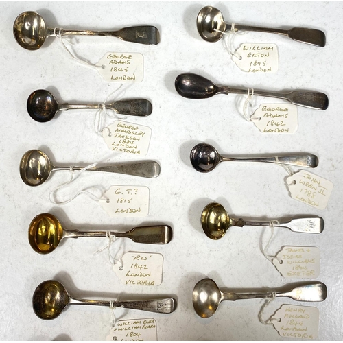 742 - A collection of hallmarked silver salt and mustard spoons, Georgian and later, various dates, 19 app... 