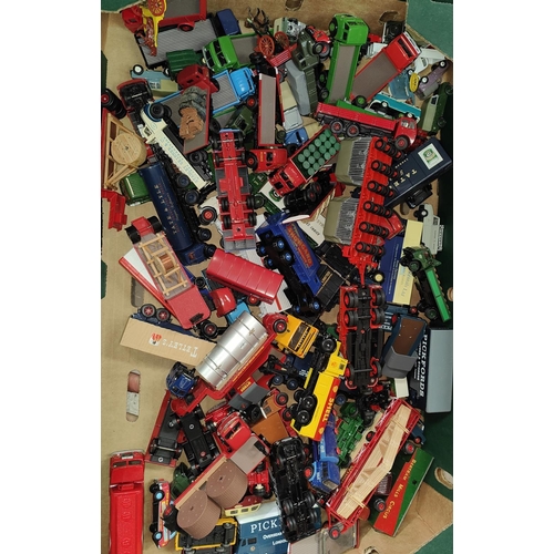 332 - A large collection of diecast vehicles including 'N' gauge and larger cars, lorries etc loose