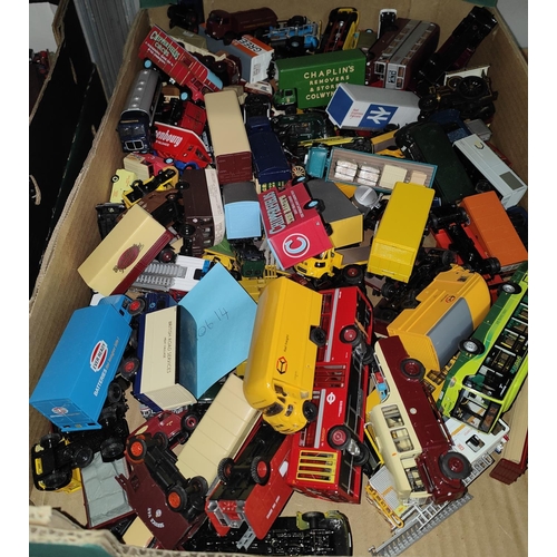 336 - A large collection of diecast cars, vans, trucks etc