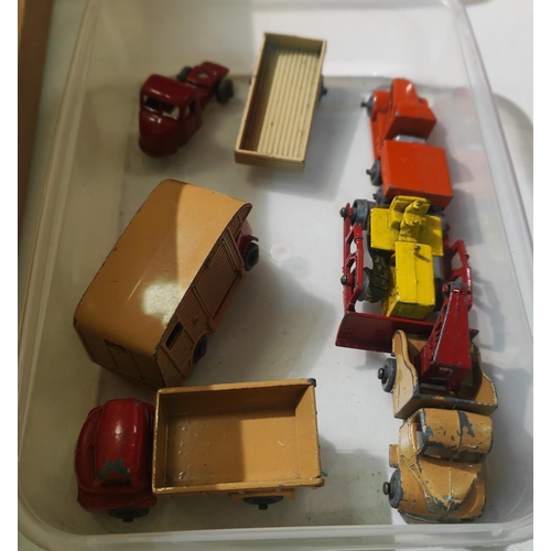 372 - Matchbox Moko Lesney: No 18 Bulldozer, No 10 Mechanical horse & trailer, No 15 Orange Truck, No ... 