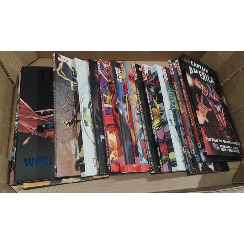 390 - Marvel Comics: Classic Graphic Novel Collection by Hachette, 32 and a collection of other Marvel&nbs... 