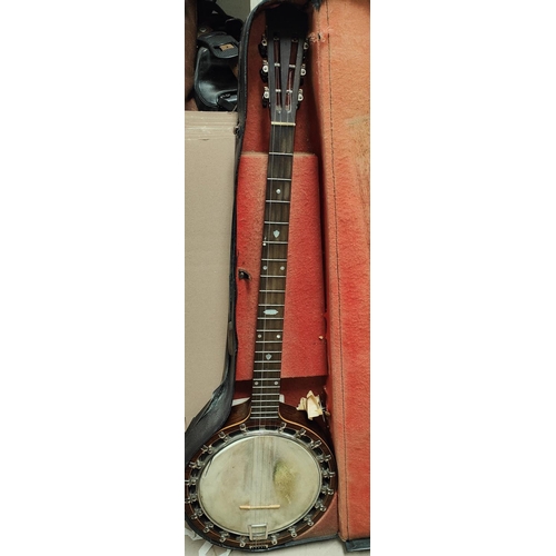 80A - An early 20th century banjo.