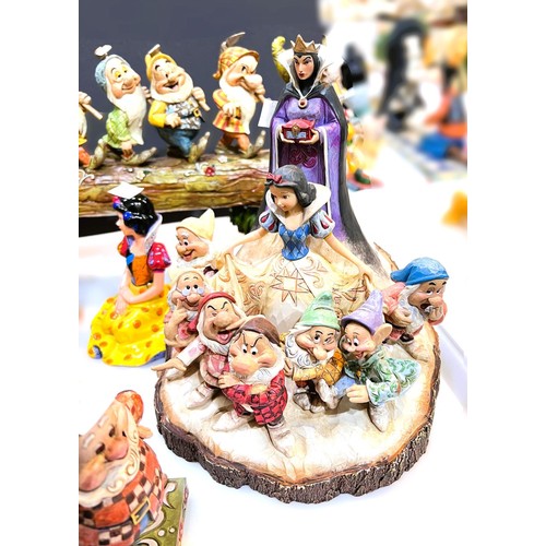 578B - A selection of Walt Disney Showcase Collection figures from Snow White and the 7 Dwarves