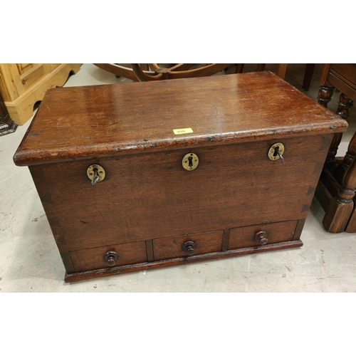 959 - A Georgian period oak safe box with a hinged lid, , three key lock and three smaller drawers below. ... 