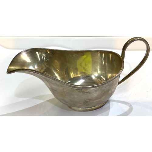 699 - A hallmarked silver sauce boat, Sheffield 1906, 5.25oz