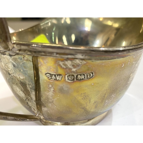 699 - A hallmarked silver sauce boat, Sheffield 1906, 5.25oz