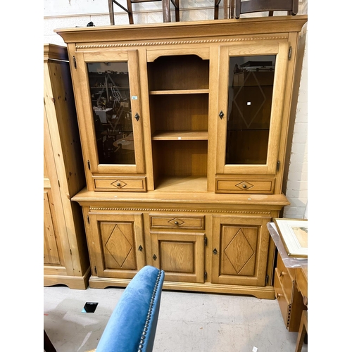 934 - A modern, light wood kitchen dresser, originally from Arighi Bianchi, with shelves and cupboards abo... 