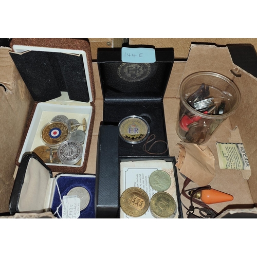 144E - 3 x £5 commemorative coins, other commemorative coins etc.