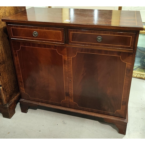 905 - A period style crossbanded side cabinet in hardwood enclosed by 2 doors and a similar mahogany cabin... 