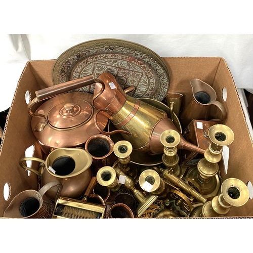 16 - A selection of copper and brass inc. copper kettle, brass candlesticks, jugs, horse brasses etc